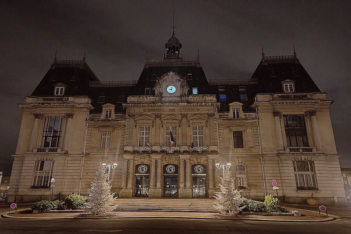 Vue de town hall à Saint-Maur-des-Fossés (Val-de-Marne)